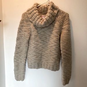 Thick & cozy 50% wool sweater